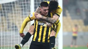 Ο Γιόβιτς με το δεύτερο προσωπικό του γκολ κάνει το 3-0 για την ΑΕΚ κόντρα στον Ατρόμητο