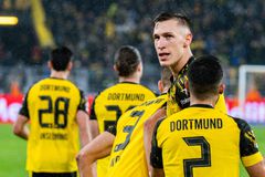 Εύκολη επικράτηση για Ντόρτμουντ - Νίκη ανάσα για Αμβούργο