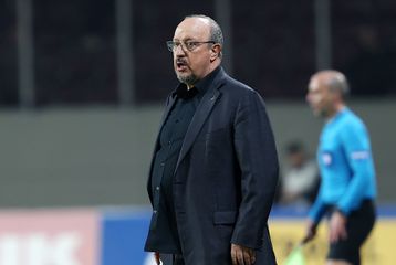 Μπενίτεθ: «Δεχθήκαμε γκολ από ένα εύκολο πέναλτι - Κάναμε ατομικά λάθη που μας στοιχίζουν» (vid)