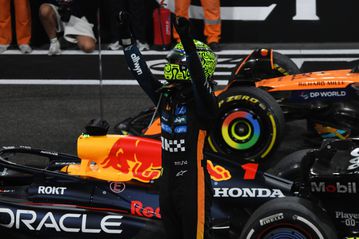 Ο λόγος που ο Νόρις δεν έβγαλε το κράνος μετά την κατάκτηση του τίτλου (vid)