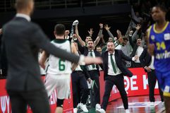 Ο λόγος της «έκρηξης» του Σερέλη στο τρίποντο του Μωραΐτη και τα εύσημα του Αταμάν (vid)