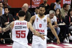 «Ξέσπασε» ο Τζέιμς: «Θα έπρεπε να ντρέπονται»