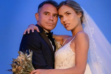 Έπειτα από 18 χρόνια σχέσης και δύο παιδιά ο πρώην άσος του Ολυμπιακού Χαβιέ Σαβιόλα παντρεύτηκε την εκθαμβωτική Ρομανέλα και ξεφάντωσε (vid)