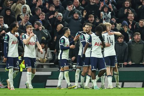 Η Τότεναμ ένα βήμα πιο κοντά στον τελικό του League Cup, πάει με προβάδισμα στο Άνφιλντ