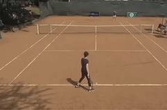 Απίστευτο σκηνικό στο τένις: Παίκτρια δεν ήξερε να σερβίρει και κέρδισε μόλις τρεις πόντους σε 37 λεπτά! (vid)