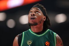 Χολμς: «Έπαιζα μπροστά στον πατέρα μου και νιώθω πως βελτιώνεται το παιχνίδι μου»