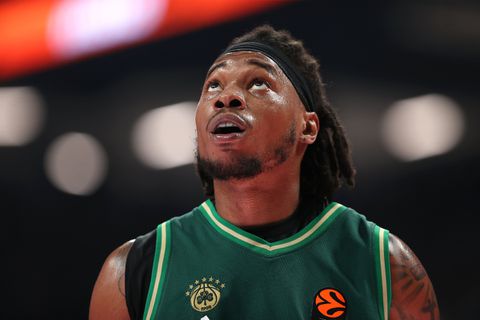 Χολμς: «Έπαιζα μπροστά στον πατέρα μου και νιώθω πως βελτιώνεται το παιχνίδι μου»