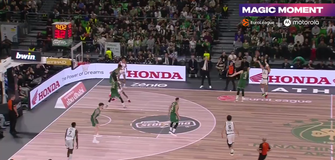 Ο Έντουαρντς το έβαλε από το... logo του glass floor (vid)