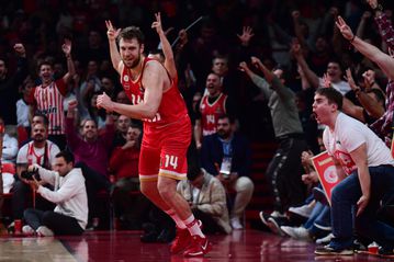 Όταν ο Βεζένκοφ «σήκωσε στο πόδι» το ΣΕΦ - Η μαγική εμφάνιση κόντρα στην Μπάγερν (vid)