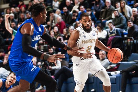 Καρδίτσα για φίλημα και ιστορική πρόκριση στους «16» του BCL