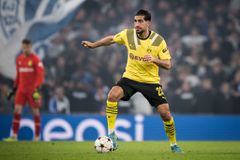 Φοβερό γκολ από το κέντρο του Εμρέ Τσαν (vid)