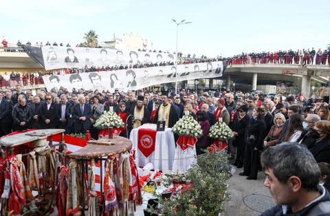 Πλήθος κόσμου στο μνημόσυνο των θυμάτων της Θύρας 7 (pics)