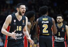 Επιβλητικό πέρασμα του Ολυμπιακού από τη Βαλένθια και τώρα βλέπει… ψηλά!