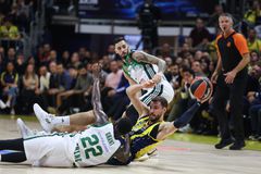 Ανακοινώθηκαν οι διαιτητές για το ματς του Παναθηναϊκού με την Φενέρμπαχτσε