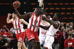 Με τον Φαλ και με... μαύρες φανέλες ο Ολυμπιακός κόντρα στην Βαλένθια