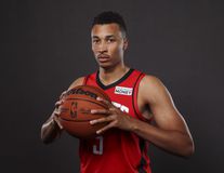 Παρελθόν από τους Ουίζαρντς ο Ντάντε Έξουμ