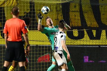 Αυτές ειναι οι εκπληκτικές επεμβάσεις Αθανασιάδη και Παβλένκα στο φινάλε του Άρης - ΠΑΟΚ (Vids)