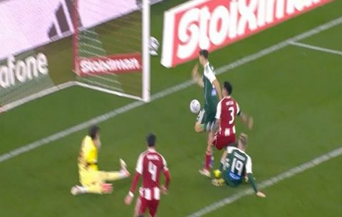 Ασύλληπτη χαμένη ευκαιρία από τον Παντελίδη στο Ολυμπιακός - Παναθηναϊκός (pic)