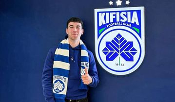 Ο Γιώργος Ζυγούρας υπέγραψε το πρώτο του επαγγελματικό συμβόλαιο στην Κηφισιά