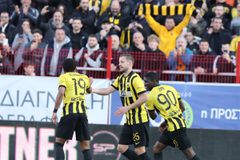 Άνετο πέρασμα με τεσσάρα για την ΑΕΚ από τις Σέρρες, πάτησε κορυφή η Ένωση