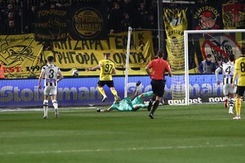 Οι μεγάλες επεμβάσεις Αθανασιάδη και Παβλένκα και οι καλύτερες στιγμές του Άρης - ΠΑΟΚ (vid)