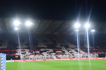 Το πανό, το βίντεο και τα λουλούδια πριν το Ολυμπιακός - Παναθηναϊκός για τα θύματα της Θύρας 7