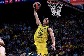 Σοκ στη Φενέρμπαχτσε: Ρήξη μηνίσκου και χειρουργείο για τον Ντέβον Χολ