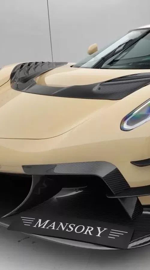 Αυτό το Koenigsegg Jesko είναι ένα και μοναδικό (+video)