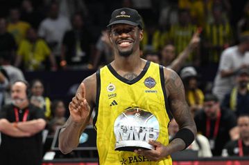 Free Agent ο Χέιζ-Ντέιβις: Πιο δυνατά Παναθηναϊκός και Χάποελ ακολουθεί η Φενέρ