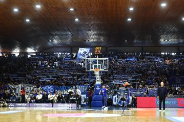 Μαγική η ατμόσφαιρα στο γεμάτο Ιβανώφειο για το Ηρακλής - Παναθηναϊκός - Το βίντεο του Sportal