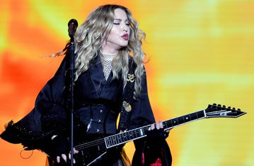 Η Μαντόνα απάντησε στην έκκληση της Θέλτα για την ιστορική φανέλα (pic)