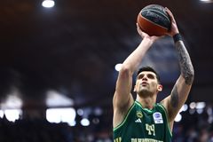 Με πρωταγωνιστή τον Μήτογλου φτάνουν σε διψήφια διαφορά ο Παναθηναϊκός AKTOR