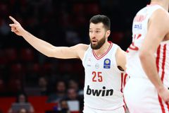 Όλα όσα έκανε ο Άλεκ Πίτερς στη νίκη του Ολυμπιακού επί του ΠΑΟΚ (vid)