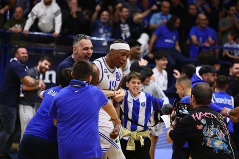 Ξέφρενο πάρτι στο Ιβανώφειο μετά την μεγάλη νίκη του Ηρακλή - Το video του Sportal