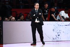 Μπούτσκος: «Πρέπει να κοιταχτούμε στον καθρέφτη - Αφήσαμε τον Ολυμπιακό να παίξει το παιχνίδι του» (vid)