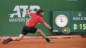 Εγκατέλειψε ο Τζέρε, πρόκριση για τον Τσιτσιπά