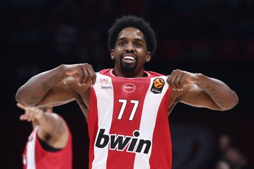 ΜακΚίσικ: «Ελπίζω ότι ο Βεζένκοφ θα γυρίσει σπίτι και θα κάνει το καλύτερο παιχνίδι της ζωής του»