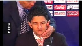 Το φιλί του Μιρτσέα Λουτσέσκου στον Ραζβάν Λουτσέσκου μετά το μοναδικό ματς που βρέθηκαν αντιμέτωποι (vid)