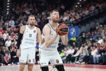 Μπέρτανς: «Θα κλείσω την καριέρα μου στην Ντουμπάι BC»