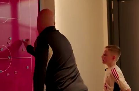 Ένας... 10χρονος «αποκωδικοποίησε» την τακτική του Σλοτ σε δευτερόλεπτα