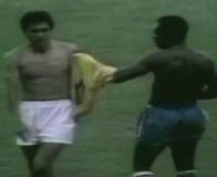 Η ιστορική στιγμή που ο Πελέ ζήτησε τη φανέλα του Μιρτσέα Λουτσέσκου