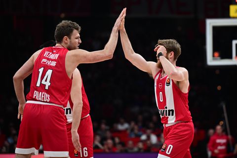 «Ερυθρόλευκη» λαοθάλασσα στη Σόφια: Πάνω από 10.000 φίλοι του Ολυμπιακού για το ματς με τη Χάποελ