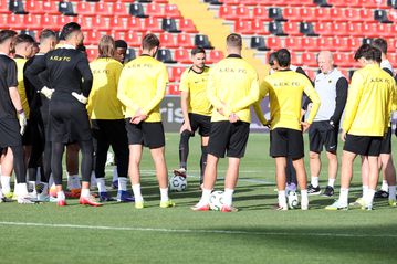 Το Sportal στην προπόνηση της ΑΕΚ πριν τη Ράγιο Βαγιεκάνο (Pics & Vids)