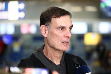 Μπαρτζώκας: «Το περιμένει με ανυπομονησία το ματς με τη Χάποελ στη Σόφια ο Βεζένκοφ»