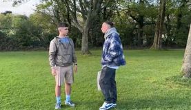 O Τσιμίκας συμβούλευσε τον Βίκτορα Βερνίκο που θα εκπροσωπήσει την Ελλάδα στη Eurovision και του έδωσε μια υπόσχεση (vid)