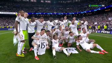 Με μπλουζάκια «πάμε για το 15ο» πανηγύρισαν οι παίκτες της Ρεάλ την πρόκριση στον τελικό