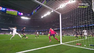 Σωτήριο τάκλιν του Ντε Λιχτ στον Βαλβέρδε πριν σκοράρει