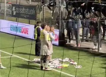 Χαμός στην Ιταλία – Οπαδοί ανάγκασαν τους παίκτες να βγάλουν τις φανέλες έπειτα από ήττα (vid)