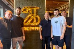 Δείπνο του Ολυμπιακού για την πρόκριση στο Final Four στο νέο εστιατόριο του Πίτερς