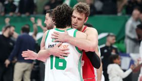 Νικητής ο Βεζένκοφ στη «μάχη» με τον Όσμαν: ΜVP των playoffs της Euroleague ο άσος του Ολυμπιακού!